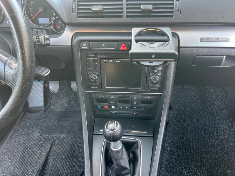 Audi A4 2.0TDI QUATTRO, снимка 10 - Автомобили и джипове - 52813893