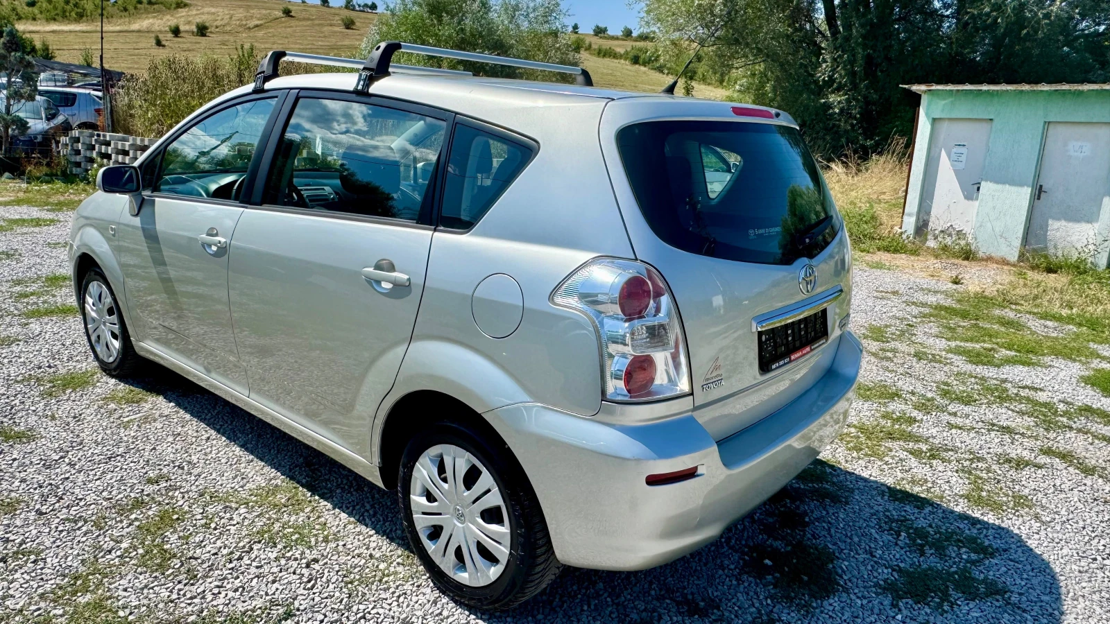 Toyota Corolla verso 1.8 VVT-i 16 valve start stop  - изображение 5