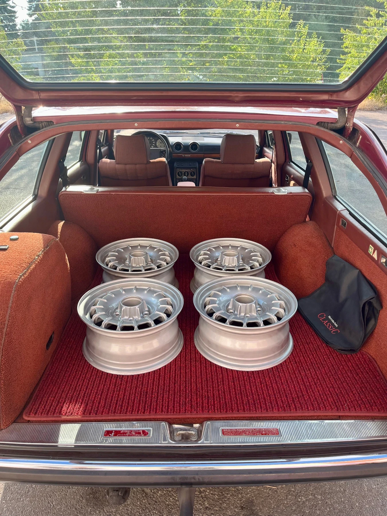 Mercedes-Benz 123 W123 T - изображение 10