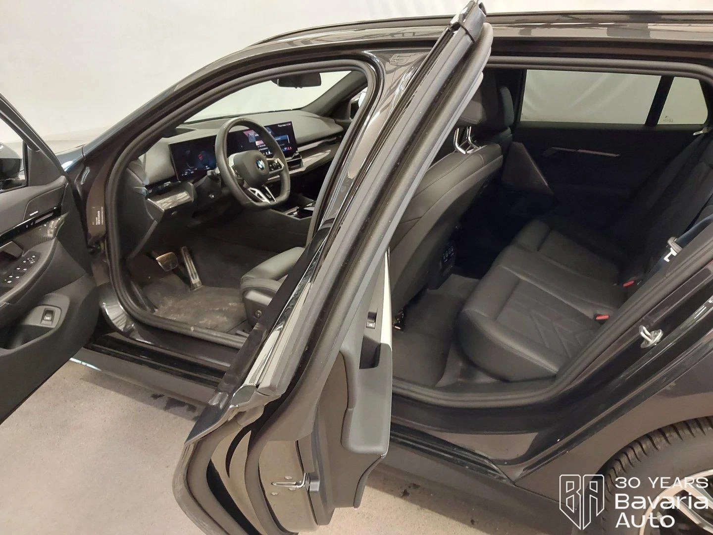BMW 520 d xDrive Touring M Sport Paket - изображение 5