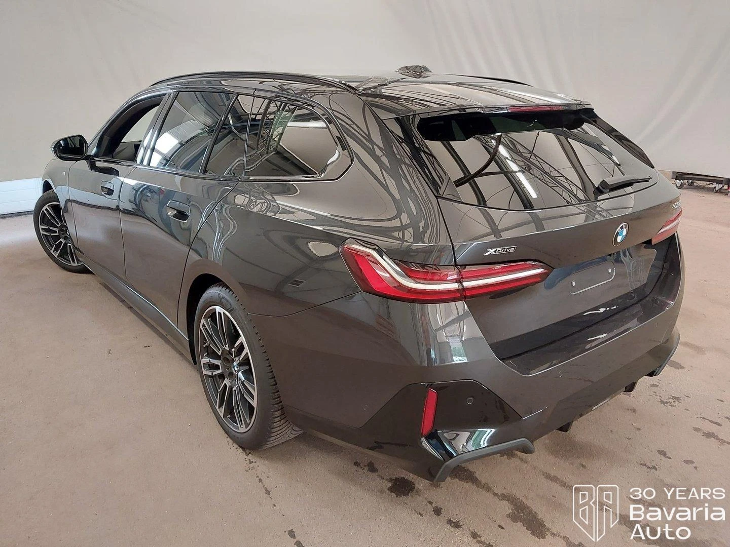 BMW 520 d xDrive Touring M Sport Paket - изображение 2