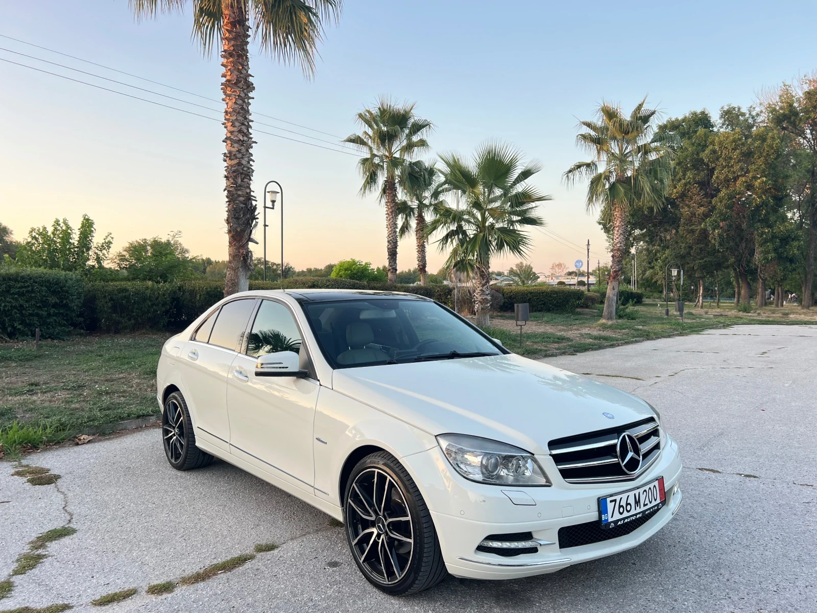 Mercedes-Benz C 220 C250/ПАНОРАМА/HARMAN KARDON/AUTOMATIC - изображение 2
