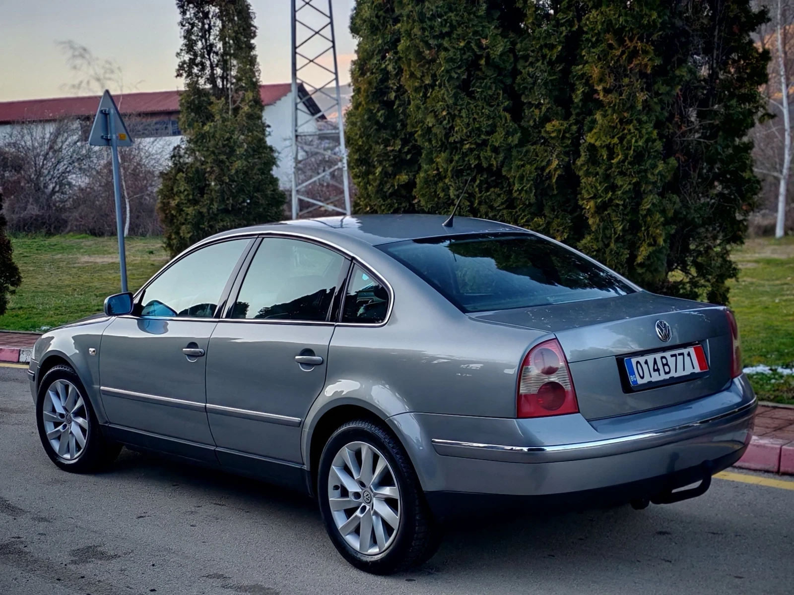 VW Passat 1.9TDI(131)* 6-СКОРОСТИ* HIGHLINE*  - изображение 4