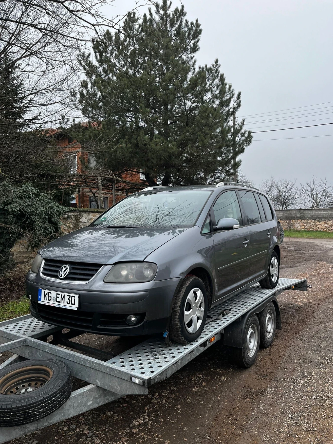 VW Touran, снимка 4 - Автомобили и джипове - 53833712