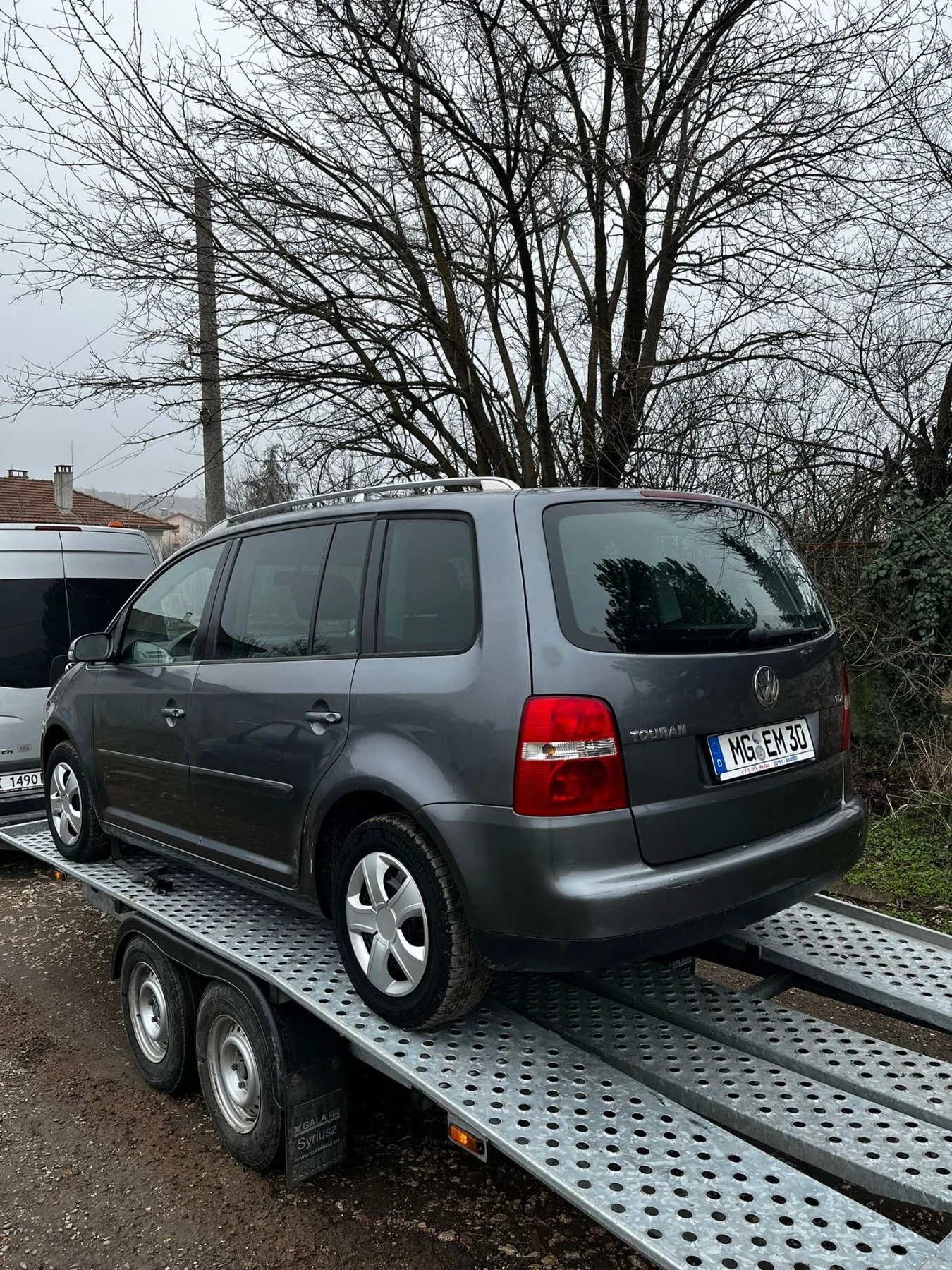 VW Touran, снимка 3 - Автомобили и джипове - 53833712