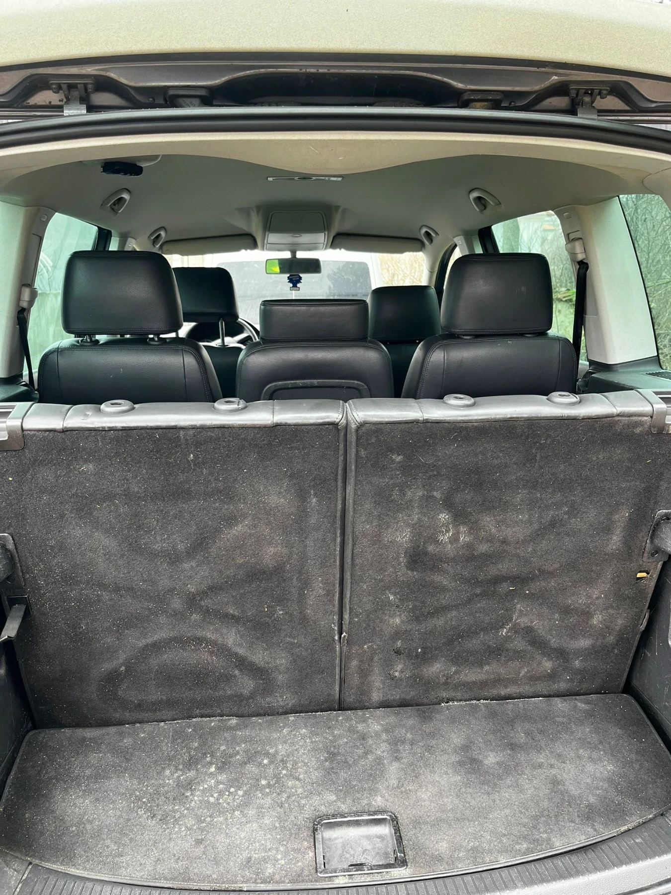 VW Touran, снимка 8 - Автомобили и джипове - 53833712