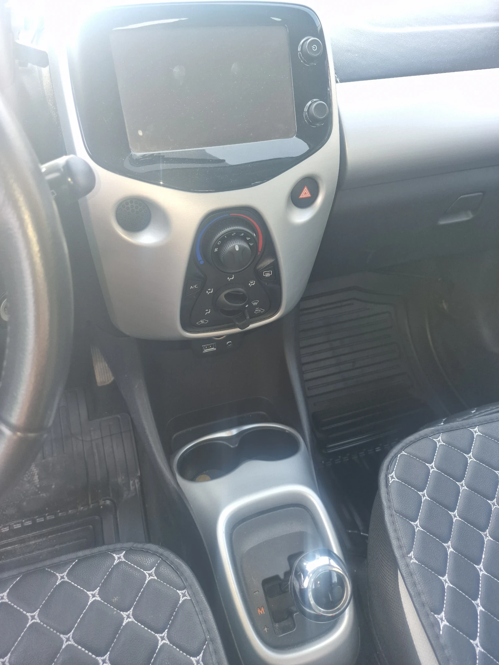 Toyota Aygo, снимка 6 - Автомобили и джипове - 53784850