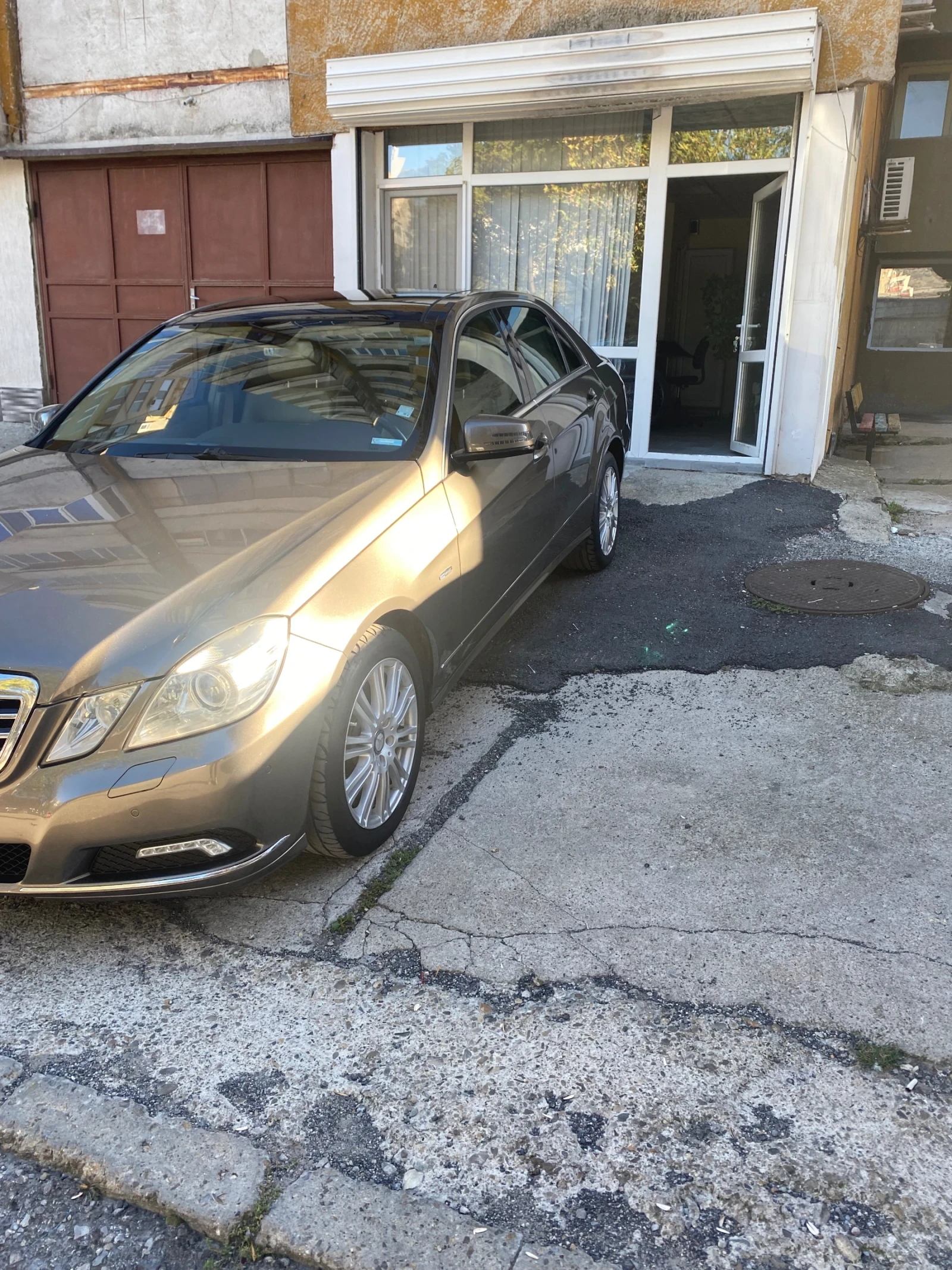 Mercedes-Benz E 350, снимка 11 - Автомобили и джипове - 56049417