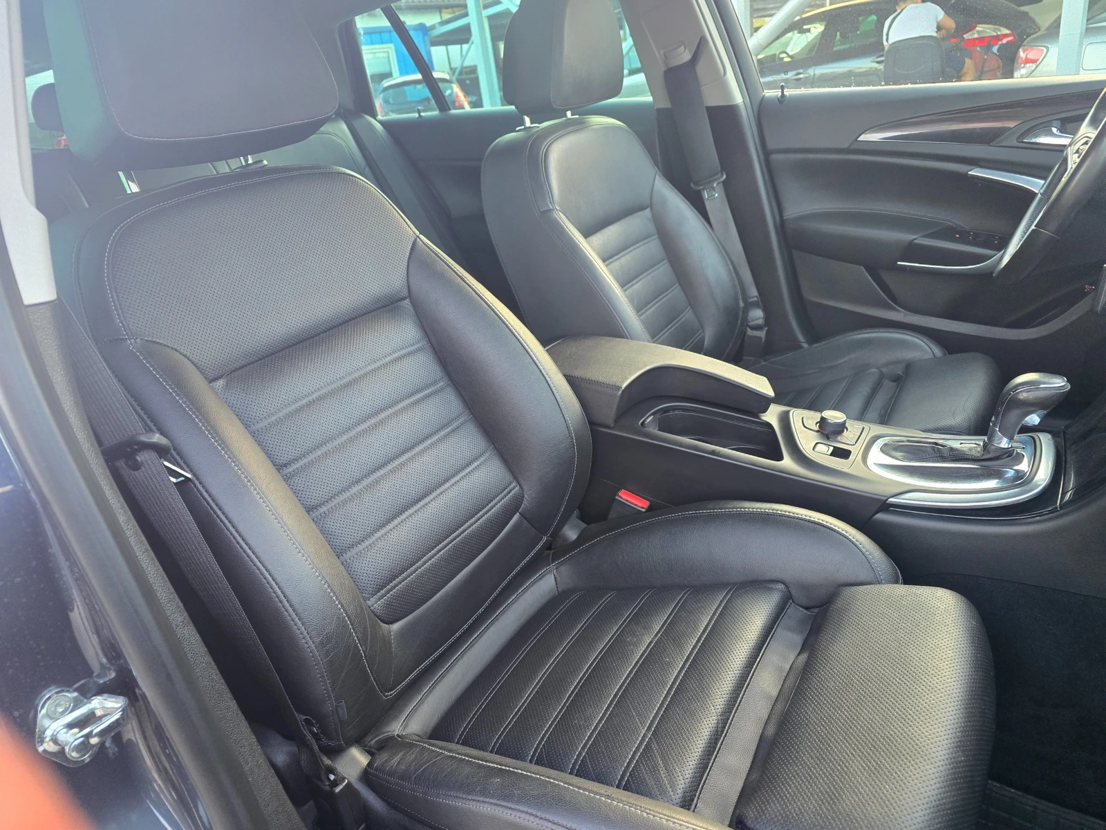 Opel Insignia 2.0CDTI 4X4 АВТОМАТИК, снимка 10 - Автомобили и джипове - 56116783