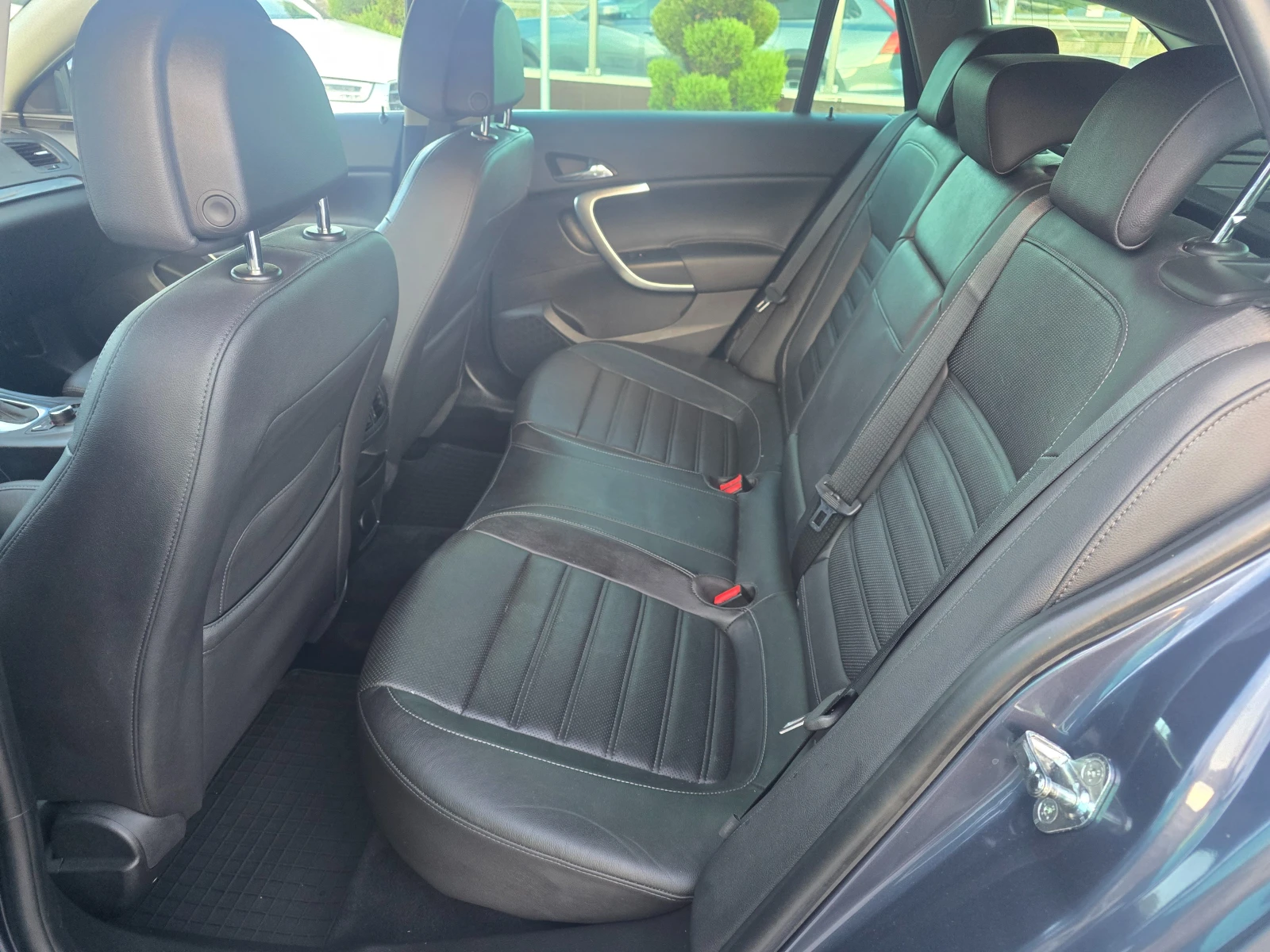 Opel Insignia 2.0CDTI 4X4 АВТОМАТИК, снимка 14 - Автомобили и джипове - 56116783