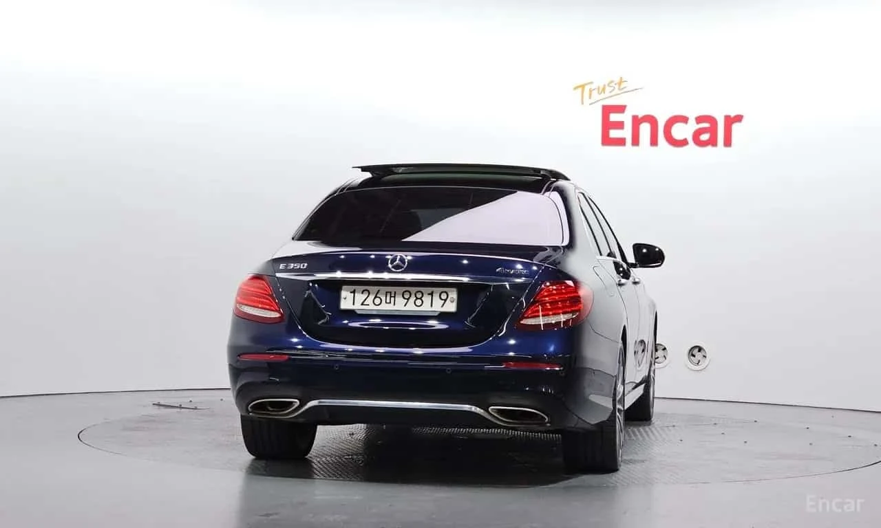 Mercedes-Benz E 350 4MATIC AMG Line/ФИНАНСИРАНЕ, снимка 4 - Автомобили и джипове - 56301225