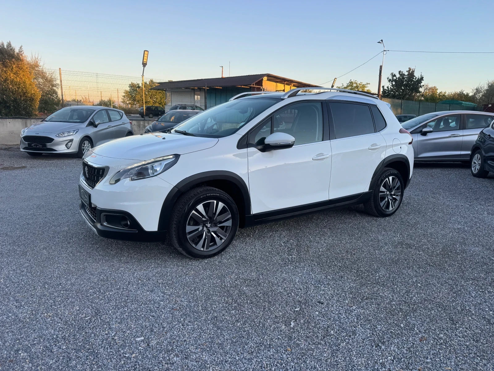 Peugeot 2008 1.2Pure Tech!! ALLURE!! AUTOMATIC!! Pano!! Navi!! | Mobile.bg � ����������� 2
