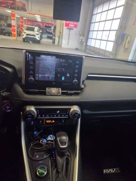 Toyota Rav4 * Hybrid Limited * AWD * CARFAX *  | Mobile.bg � ����� ������ 9