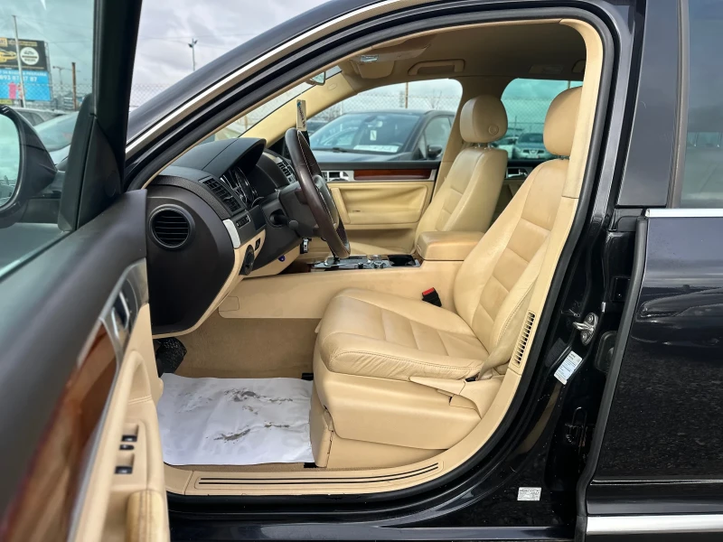 VW Touareg 3.0 V6 224кс, снимка 11 - Автомобили и джипове - 53433983