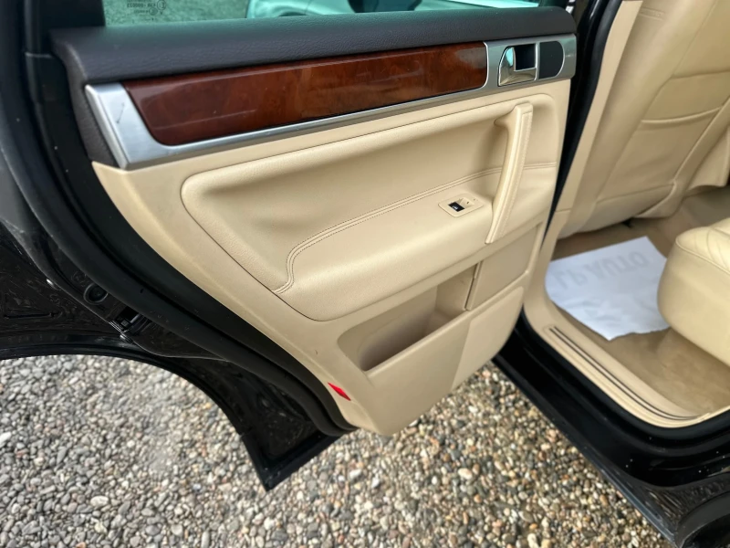 VW Touareg 3.0 V6 224кс, снимка 7 - Автомобили и джипове - 53433983