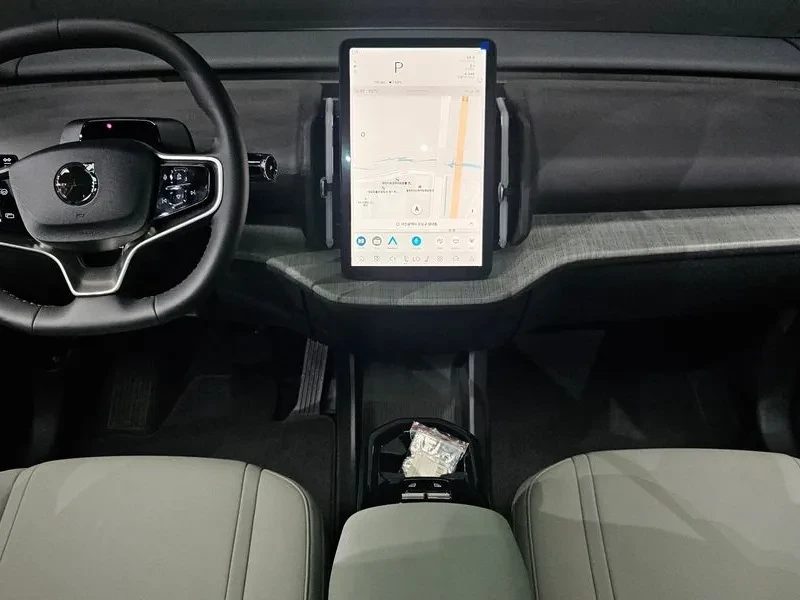 Volvo EX30, снимка 6 - Автомобили и джипове - 56533680