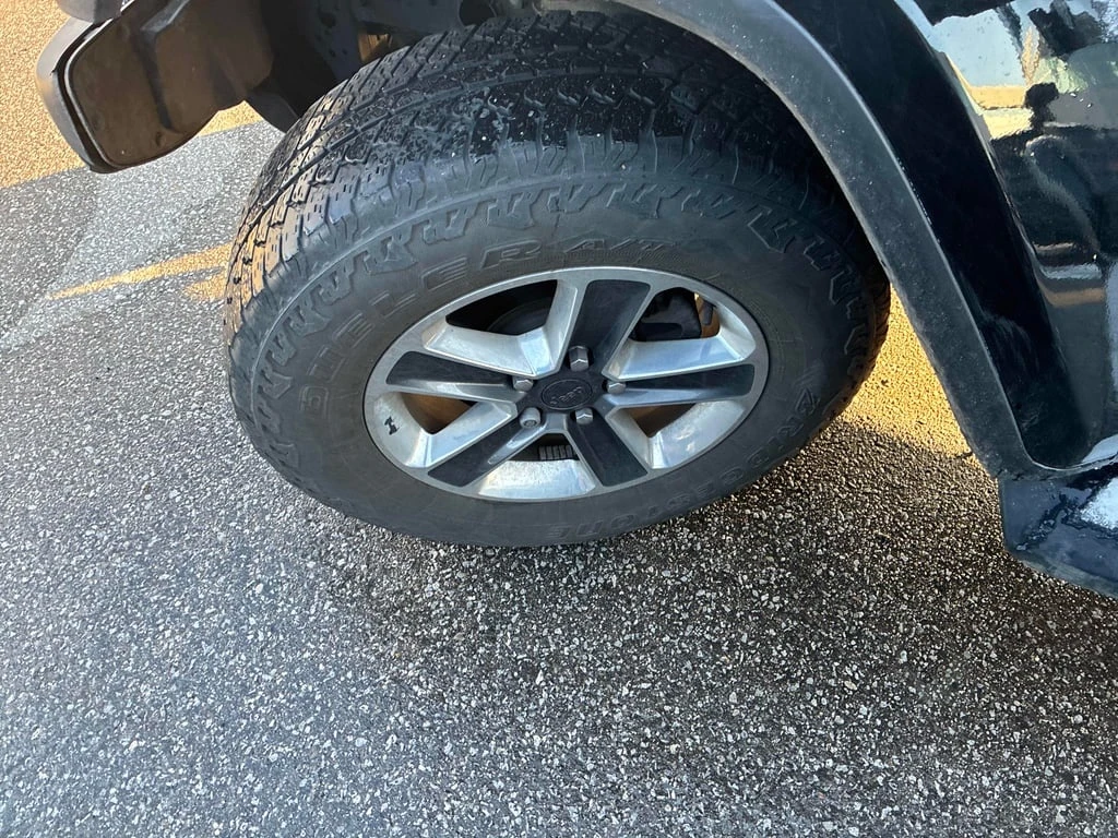 Jeep Wrangler * Unlimited Sahara * CARFAX * ��� ������������ ��� | Mobile.bg � ����������� 7