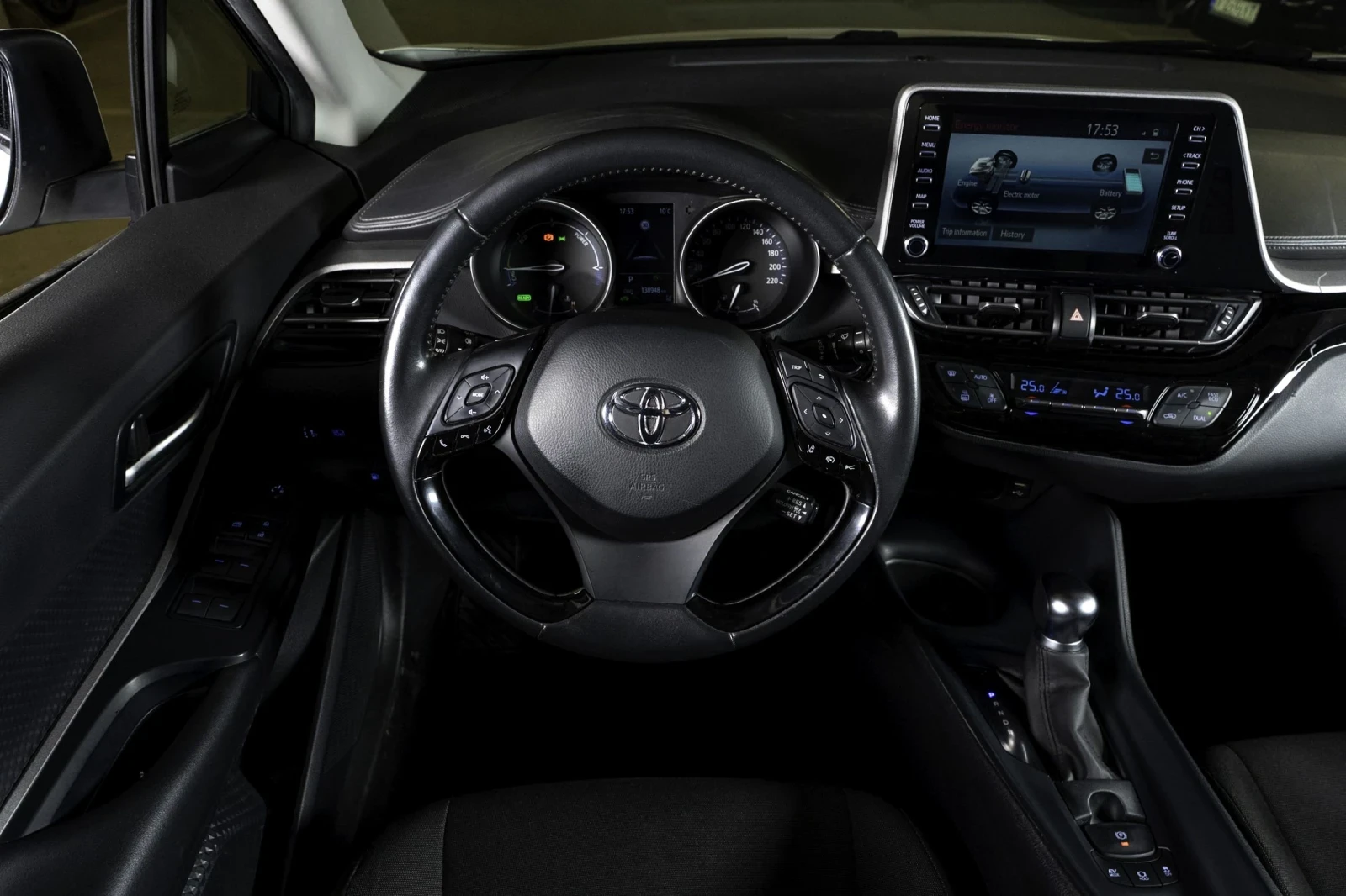 Toyota C-HR, снимка 12 - Автомобили и джипове - 54008939