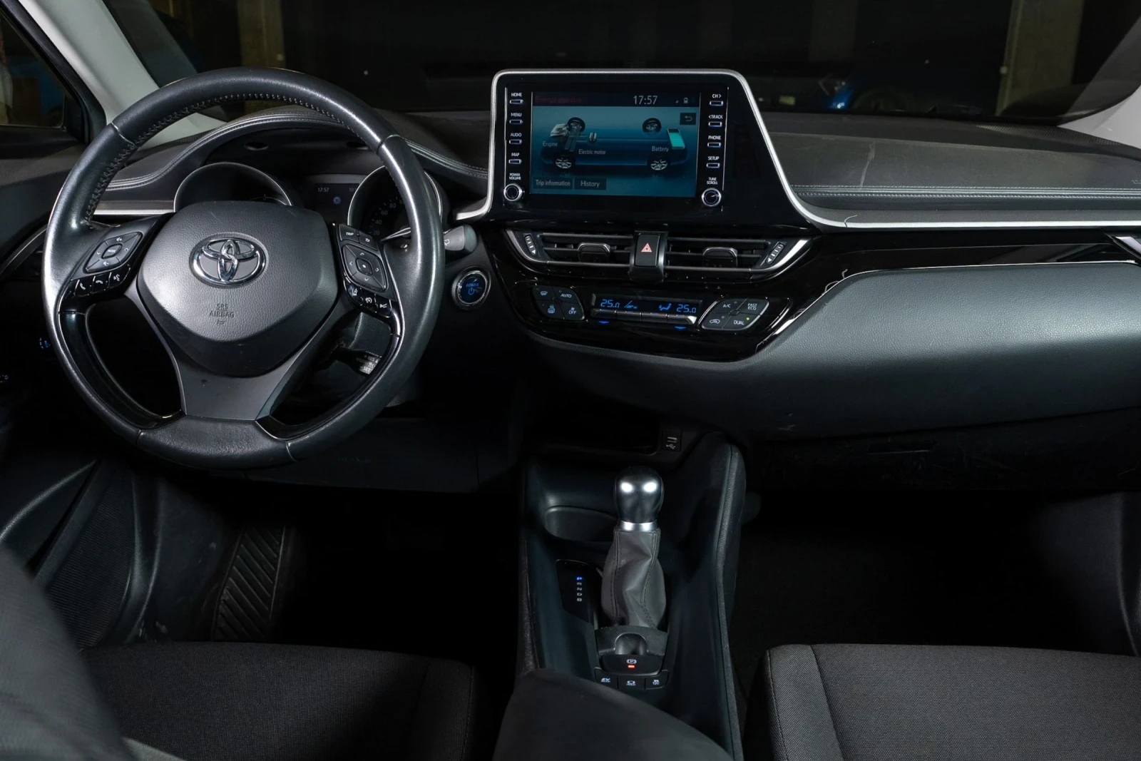 Toyota C-HR, снимка 13 - Автомобили и джипове - 54008939