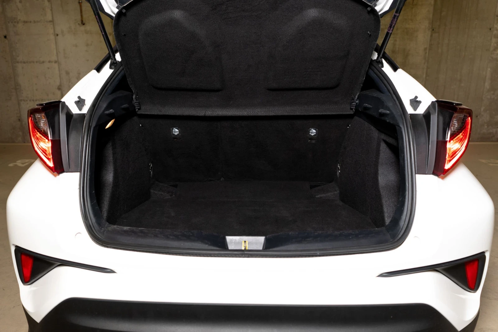 Toyota C-HR, снимка 10 - Автомобили и джипове - 54008939