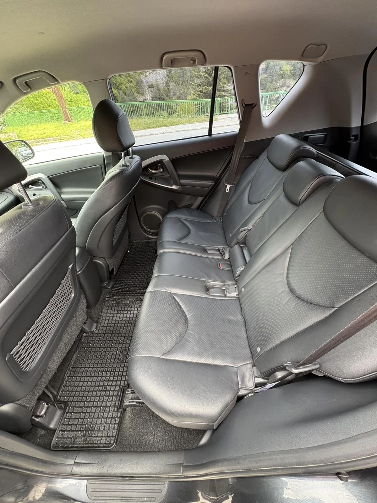 Toyota Rav4, снимка 8 - Автомобили и джипове - 54644116