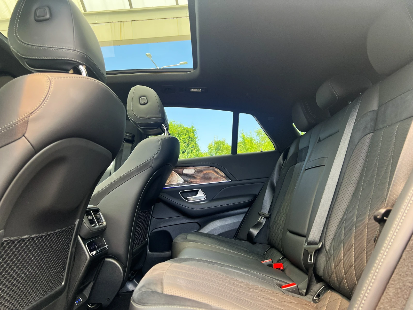 Mercedes-Benz GLE 53 4MATIC COUPE / NIGHT / BURM / 360 / MILTIBEAM / DYNAMIC +, снимка 15 - Автомобили и джипове - 55359434