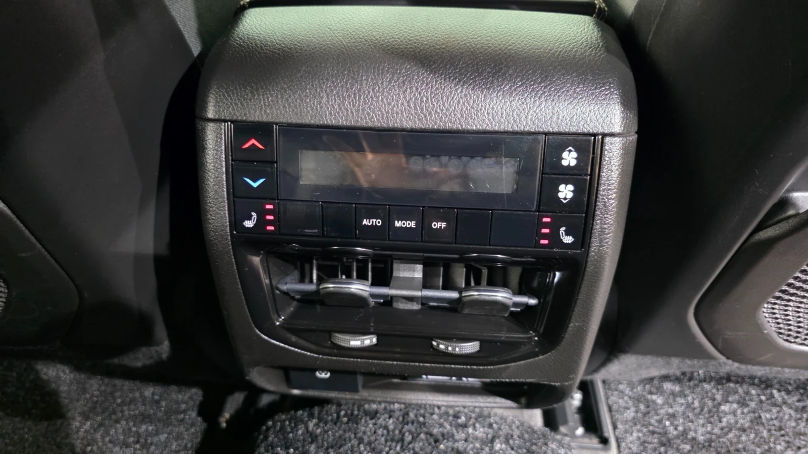 Jeep Cherokee 3.6 Overland 4WD, снимка 16 - Автомобили и джипове - 55801117