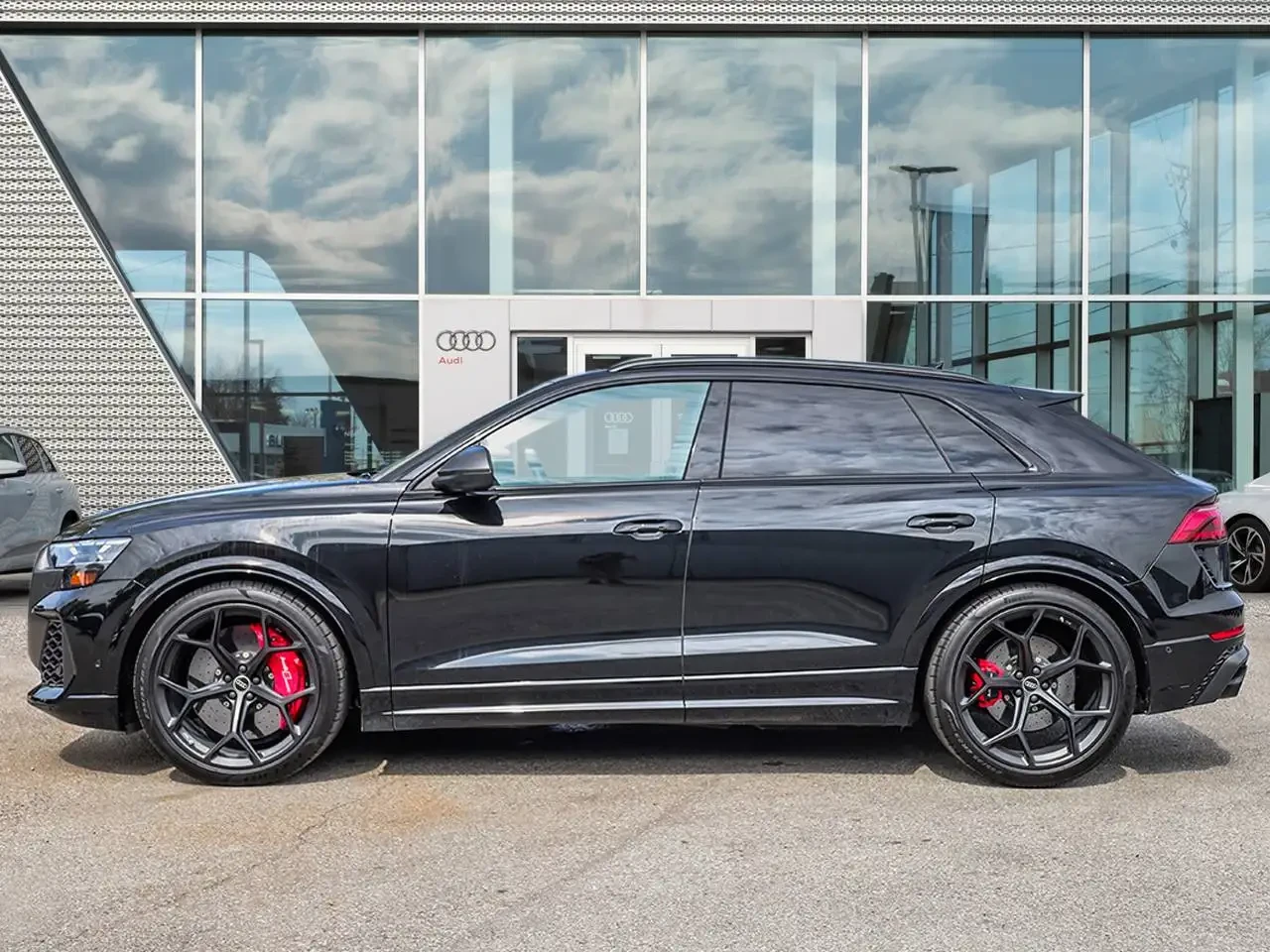 Audi RSQ8, снимка 3 - Автомобили и джипове - 56226731