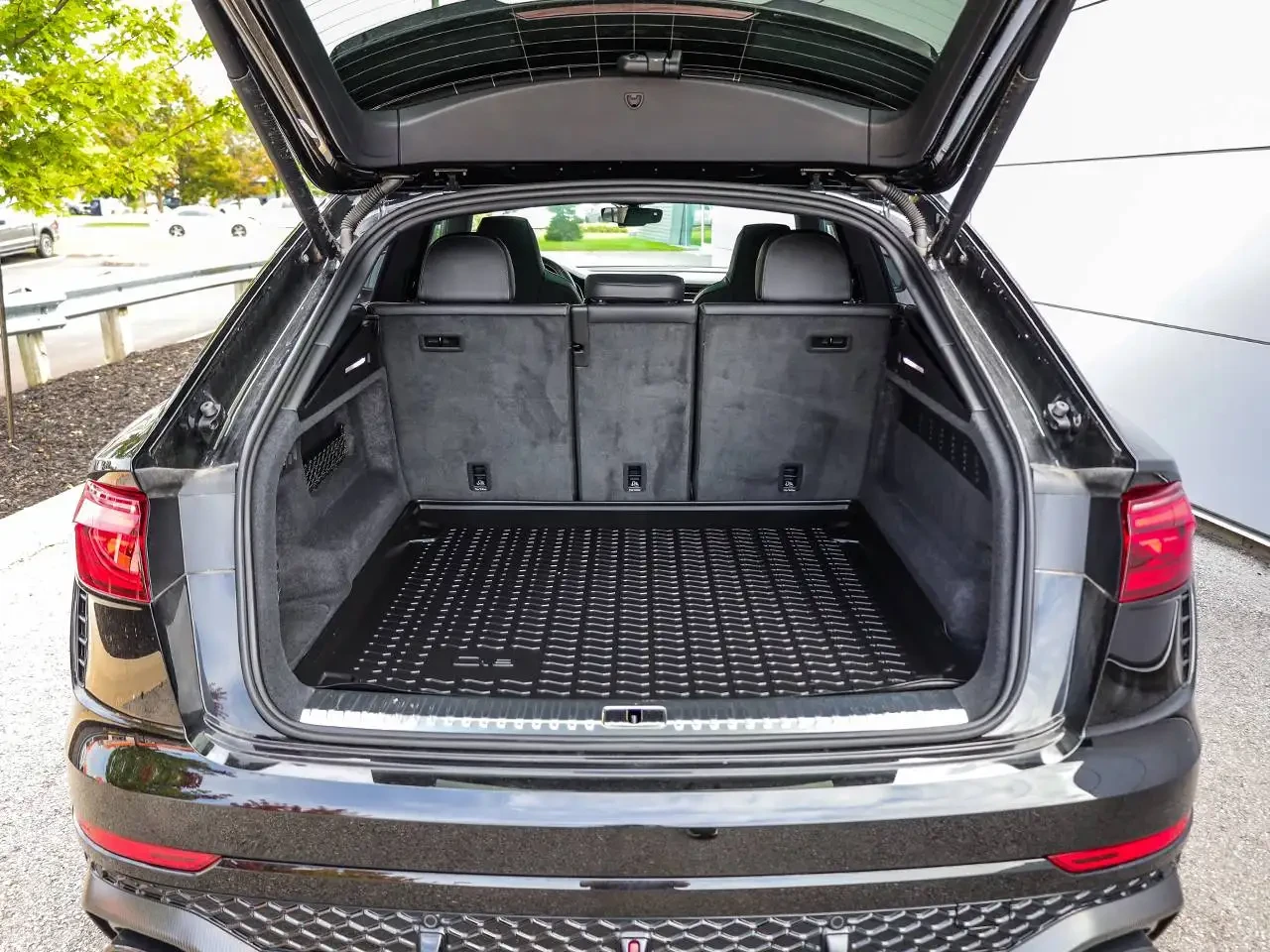 Audi RSQ8, снимка 7 - Автомобили и джипове - 56226731