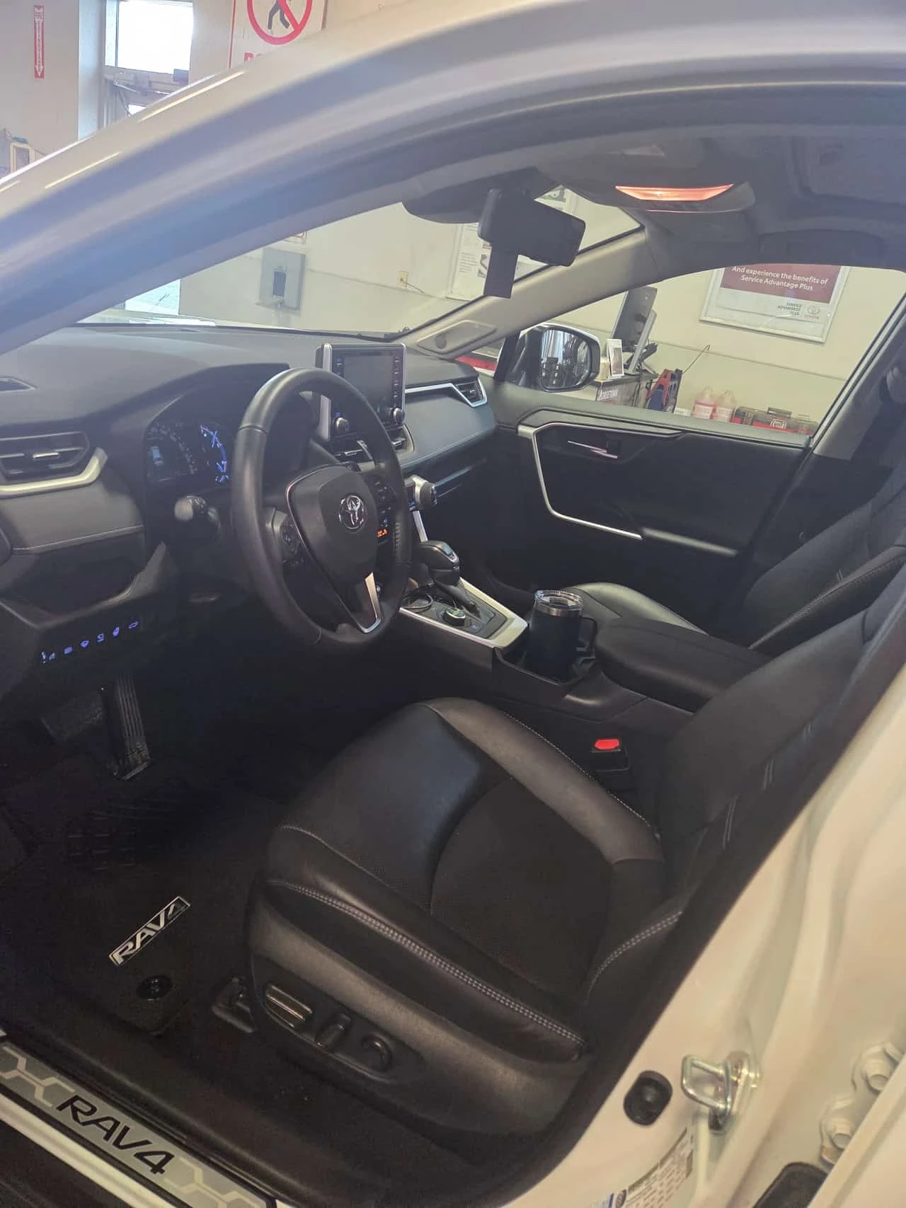Toyota Rav4 * Hybrid Limited * AWD * CARFAX *  | Mobile.bg � ����������� 5