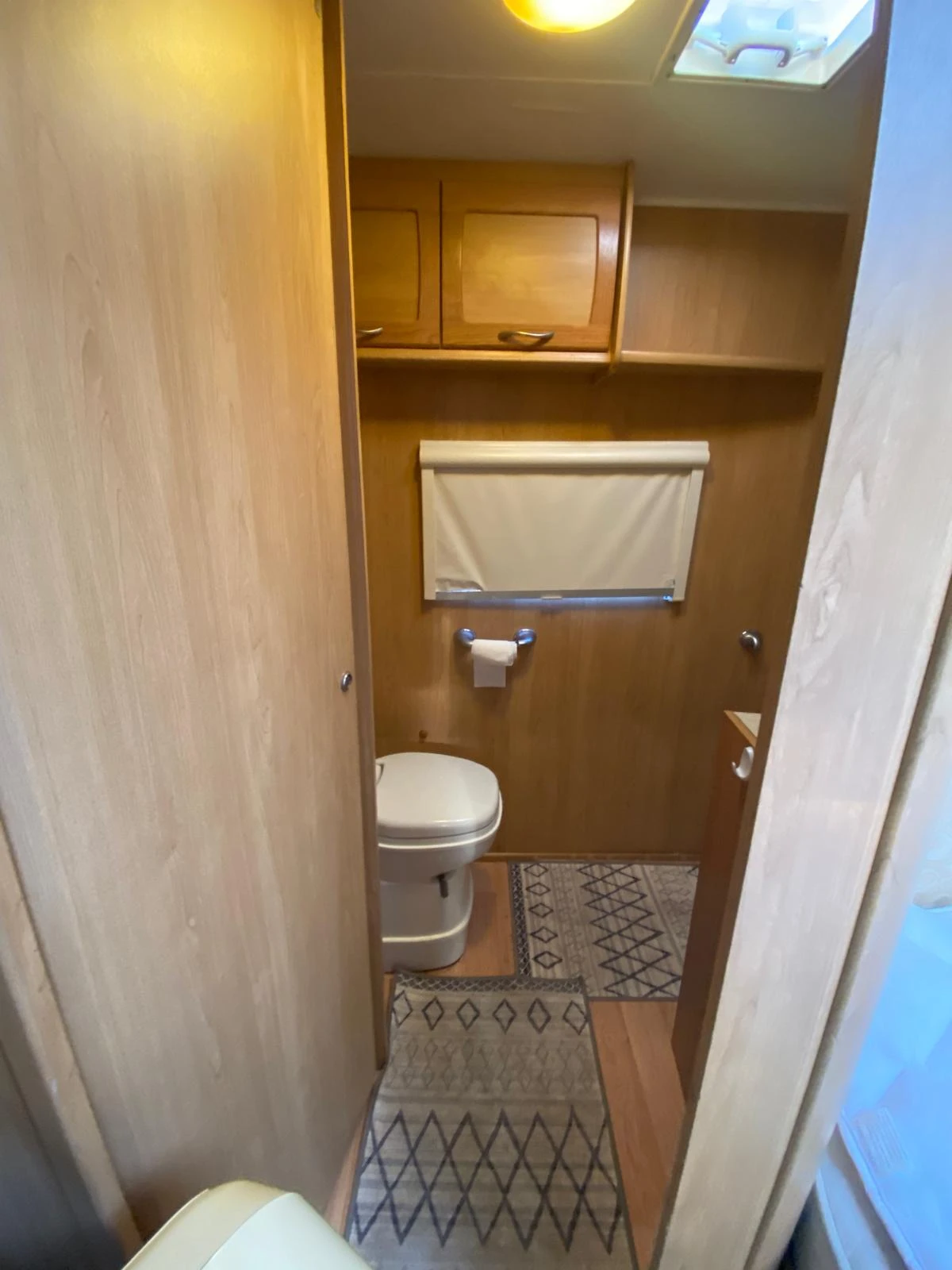 �������� Hobby Freelander Lunar Lux | Mobile.bg � ����������� 15