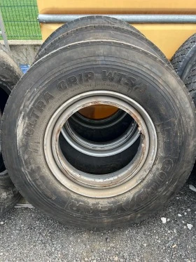 Гуми, снимка 1