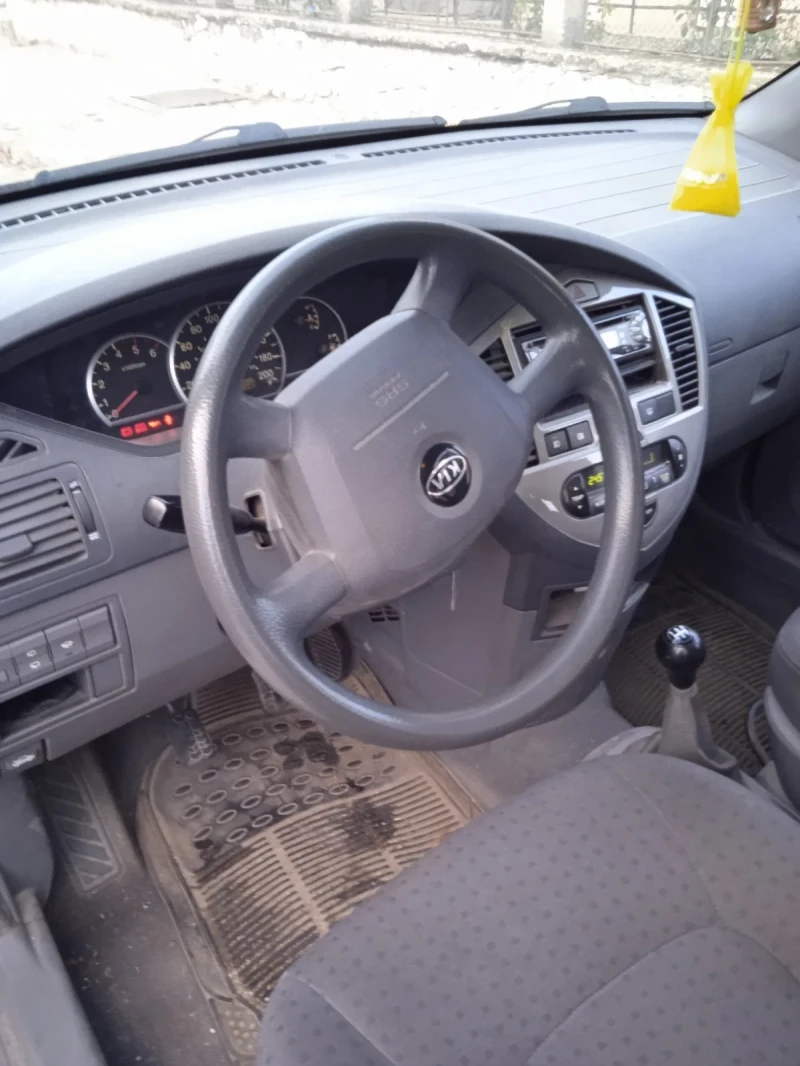 Kia Carens, снимка 5 - Автомобили и джипове - 48496415