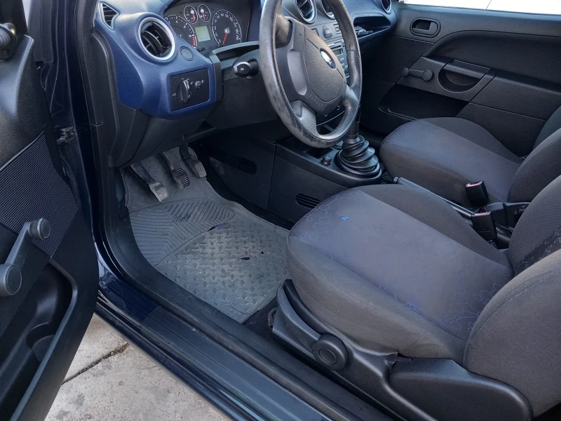 Ford Fiesta 1.3, снимка 6 - Автомобили и джипове - 48744256