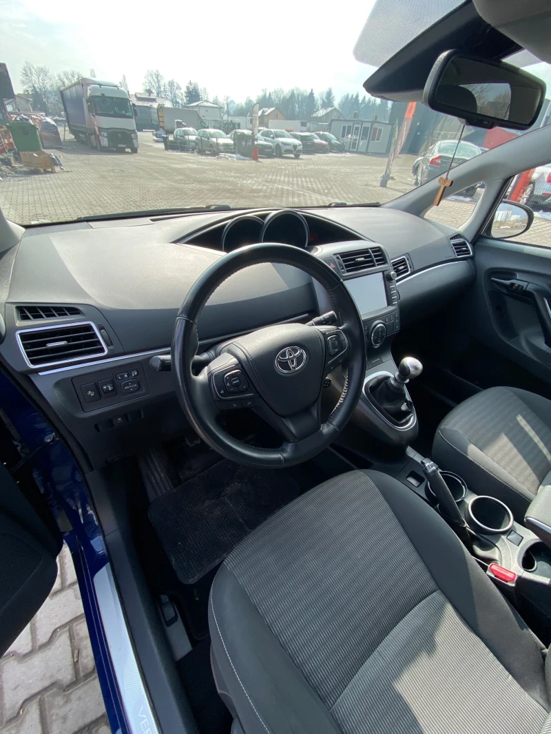 Toyota Verso Toyota Verso, 1.6 D4D, 6+ 1 , снимка 8 - Автомобили и джипове - 49297598