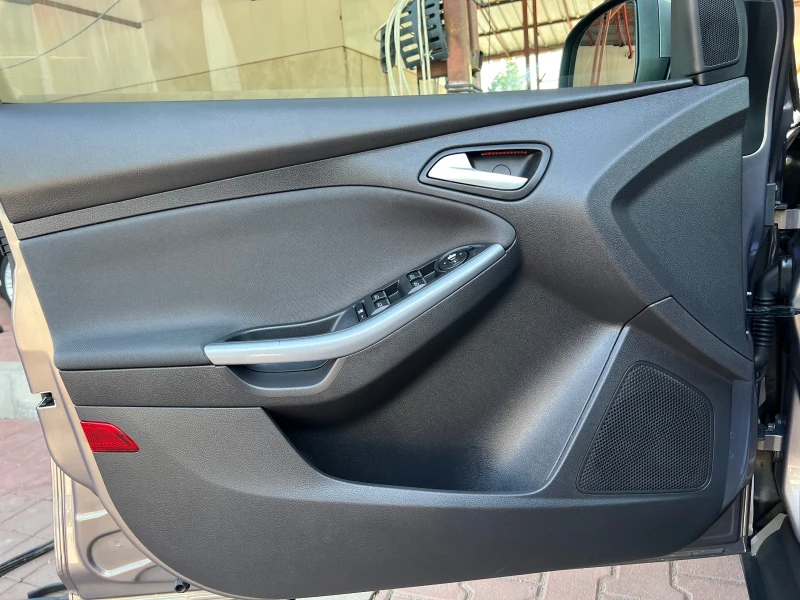 Ford Focus 1.6SCTi* ШВЕЙЦАРИЯ* , снимка 15 - Автомобили и джипове - 50728544