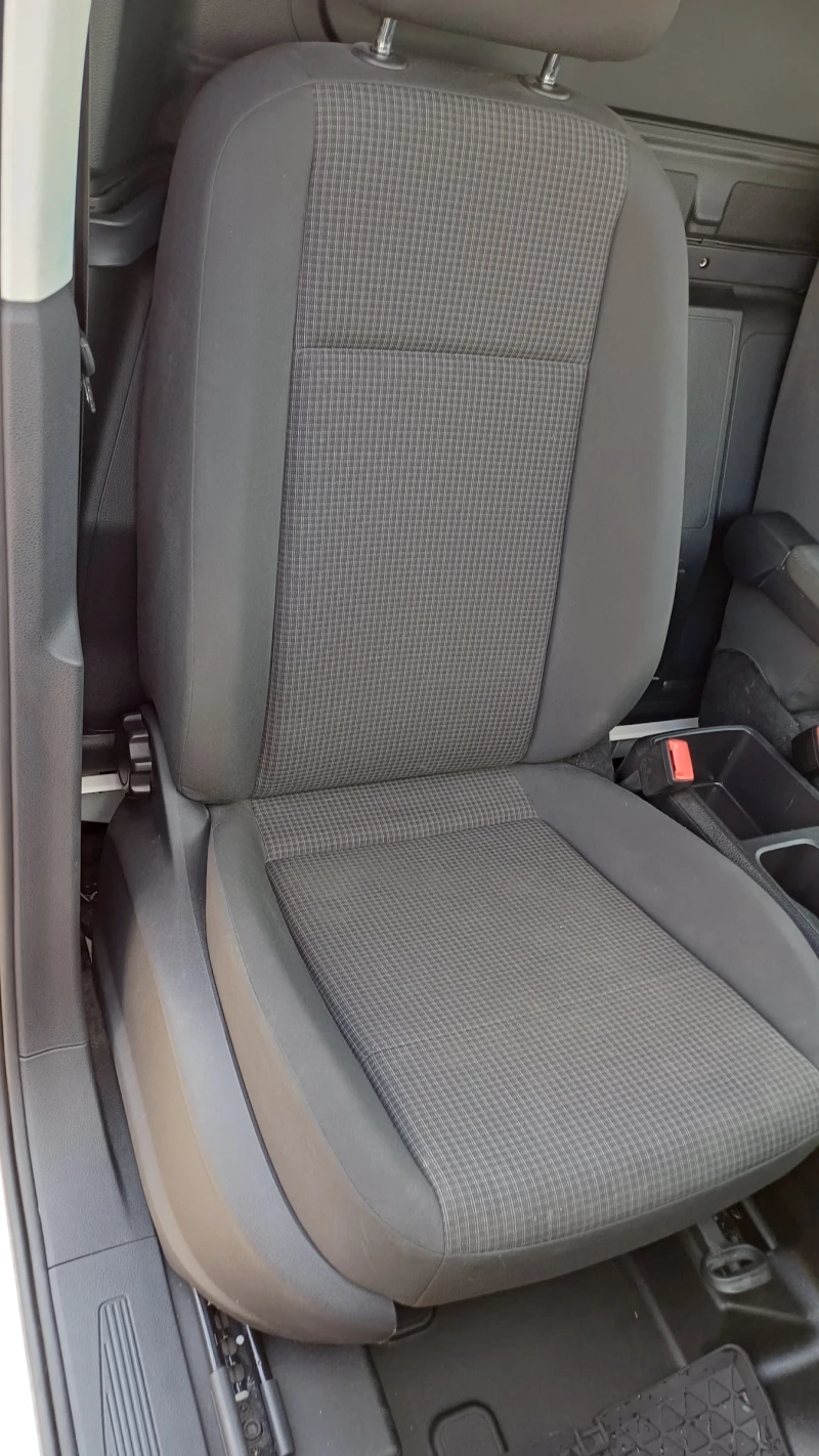 VW Caddy 2.0TDI EURO 6D Лизинг КАТО НОВА, снимка 14 - Автомобили и джипове - 50941973