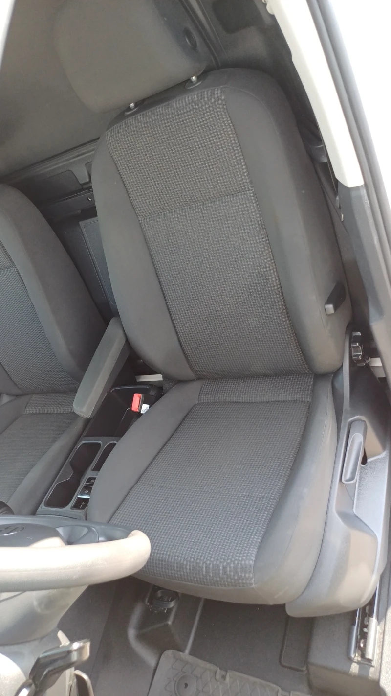 VW Caddy 2.0TDI EURO 6D Лизинг КАТО НОВА, снимка 15 - Автомобили и джипове - 50941973