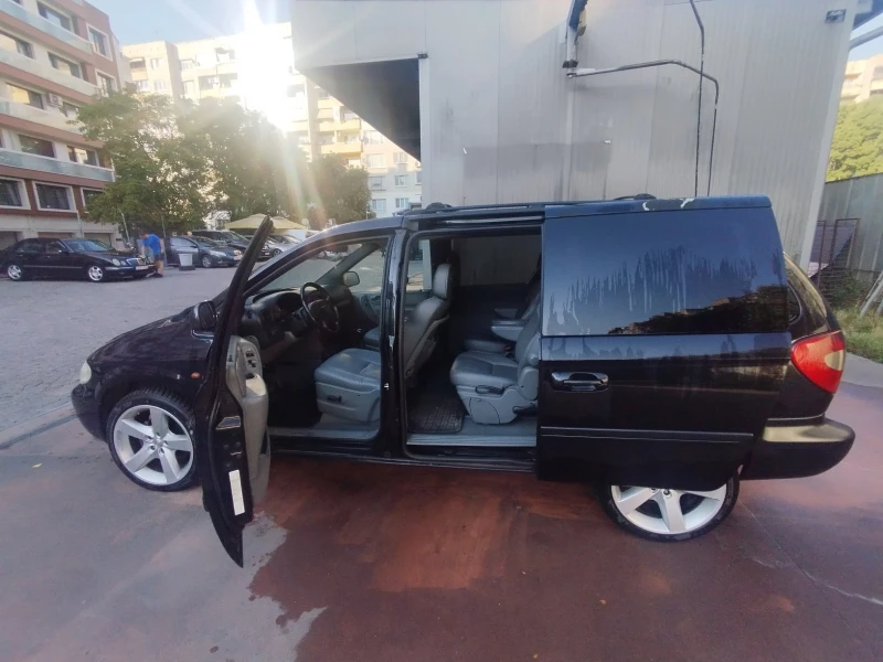 Chrysler Voyager, снимка 13 - Автомобили и джипове - 51595157