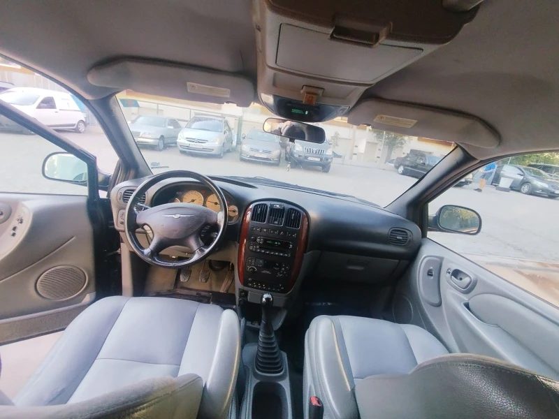 Chrysler Voyager, снимка 8 - Автомобили и джипове - 51595157