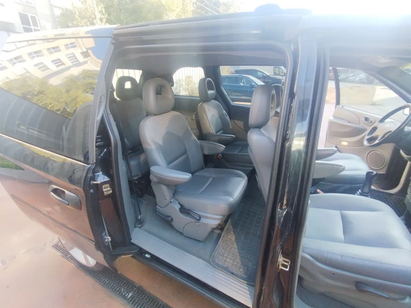 Chrysler Voyager, снимка 12 - Автомобили и джипове - 51595157