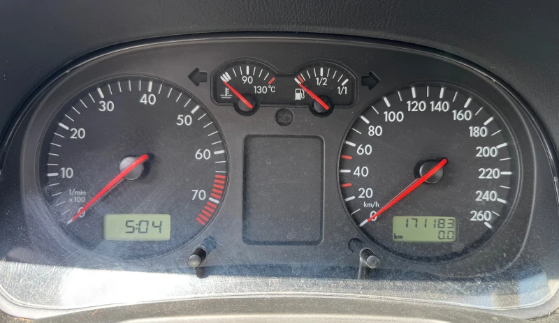 VW Golf Vw Golf 2.0 A/C, снимка 8 - Автомобили и джипове - 52296015