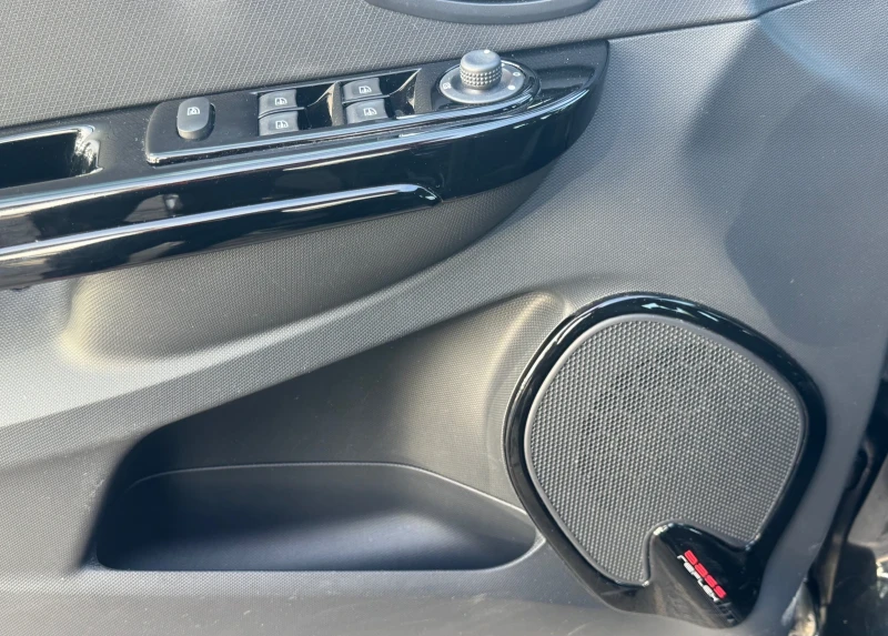 Renault Clio АВТОМАТИК!НАВИГАЦИЯ!СЕРВИЗНА ИСТОРИЯ!, снимка 14 - Автомобили и джипове - 52228939