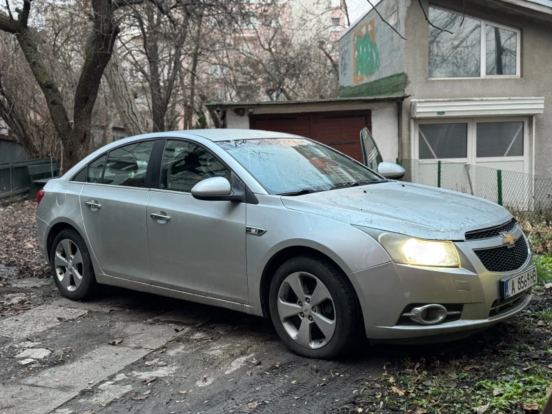 Chevrolet Cruze, снимка 2 - Автомобили и джипове - 52916120