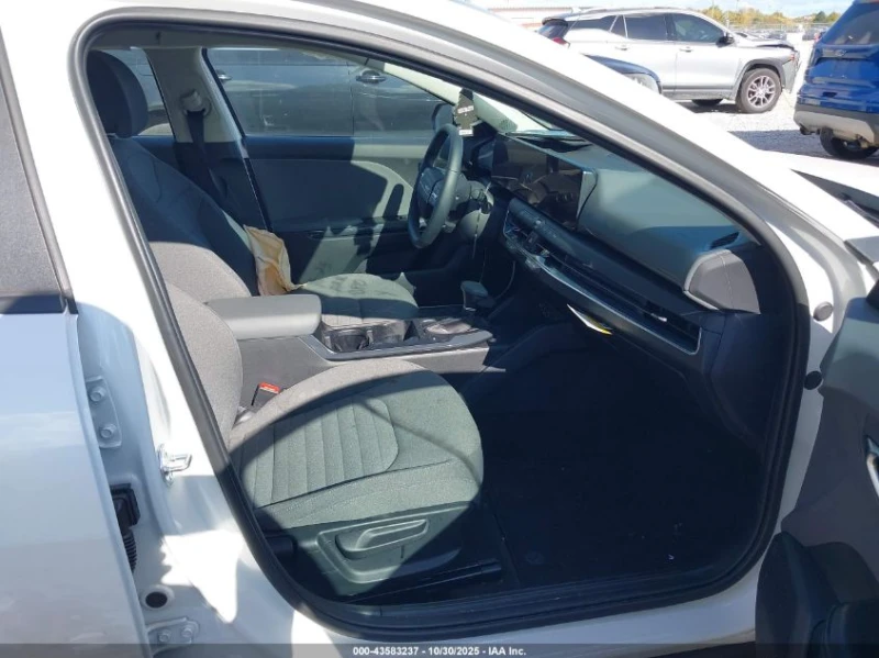 Kia K4 2.0L I-4 DOHC, VVT, 147HP Front Wheel Drive, снимка 10 - Автомобили и джипове - 53443275