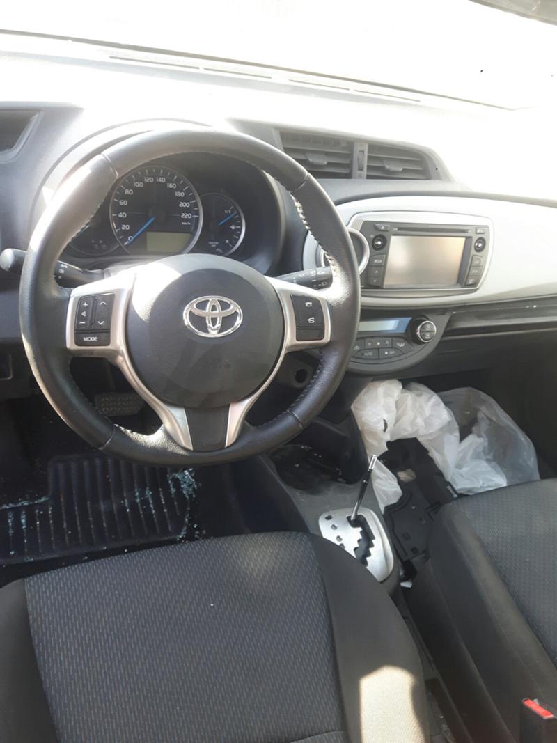 Toyota Yaris HYBRIT.3BR., снимка 9 - Автомобили и джипове - 35783012