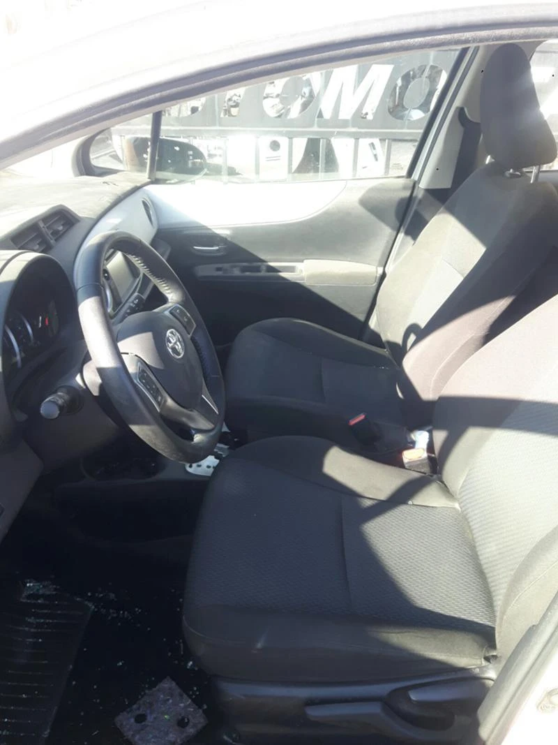 Toyota Yaris HYBRIT.3BR., снимка 11 - Автомобили и джипове - 35783012