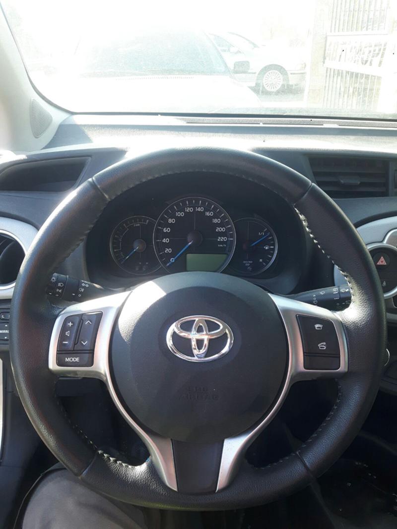 Toyota Yaris HYBRIT.3BR., снимка 10 - Автомобили и джипове - 35783012