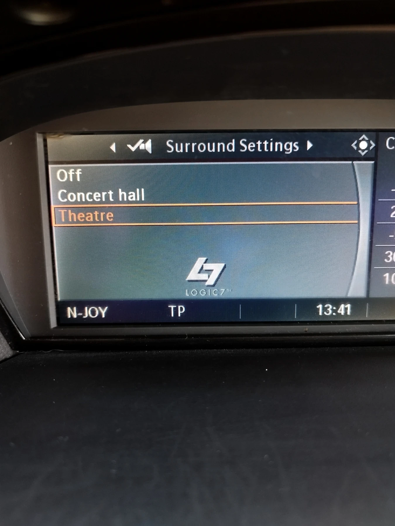 BMW 535 Пълна сервизна история, Обслужена, 3 ключа, Теглич, снимка 15 - Автомобили и джипове - 53953790