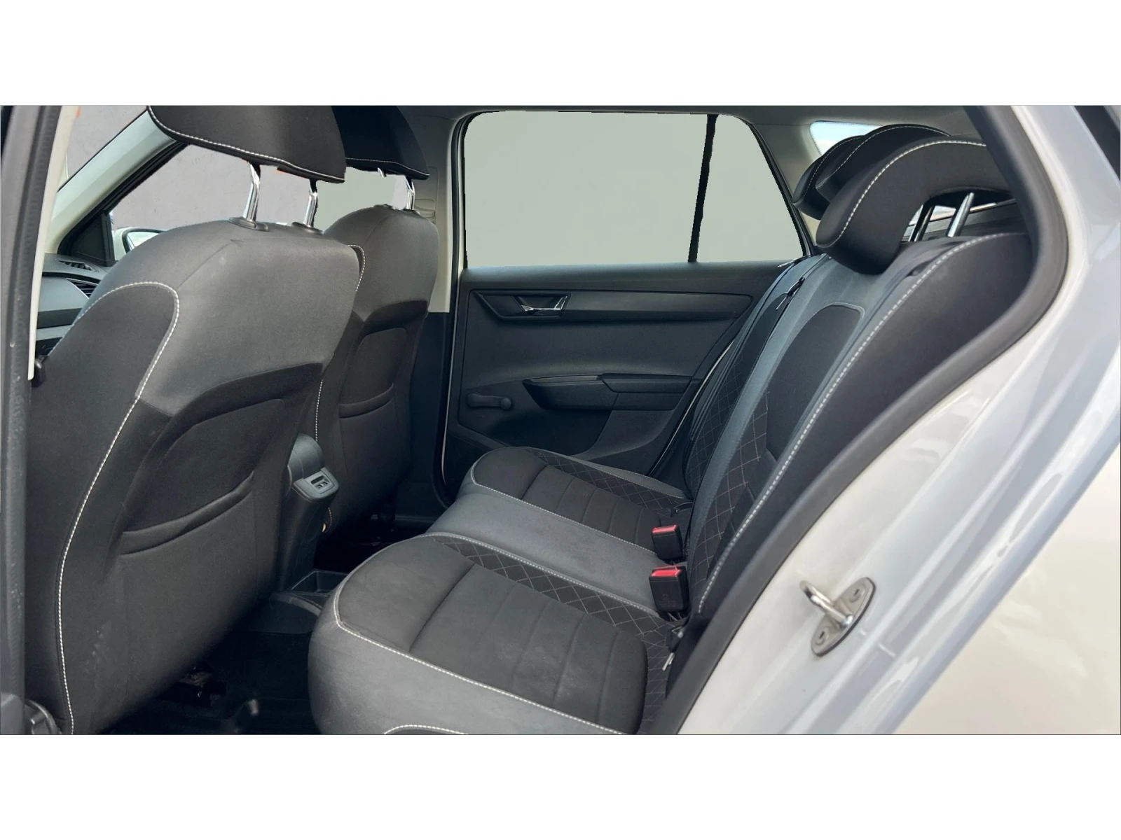 Skoda Fabia 1.0 TSi M/T, Месечна вноска от 155  , снимка 10 - Автомобили и джипове - 54220792